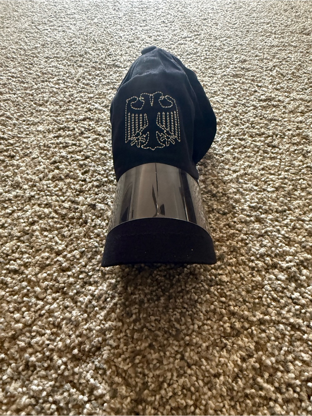 Black Yeezy hat os